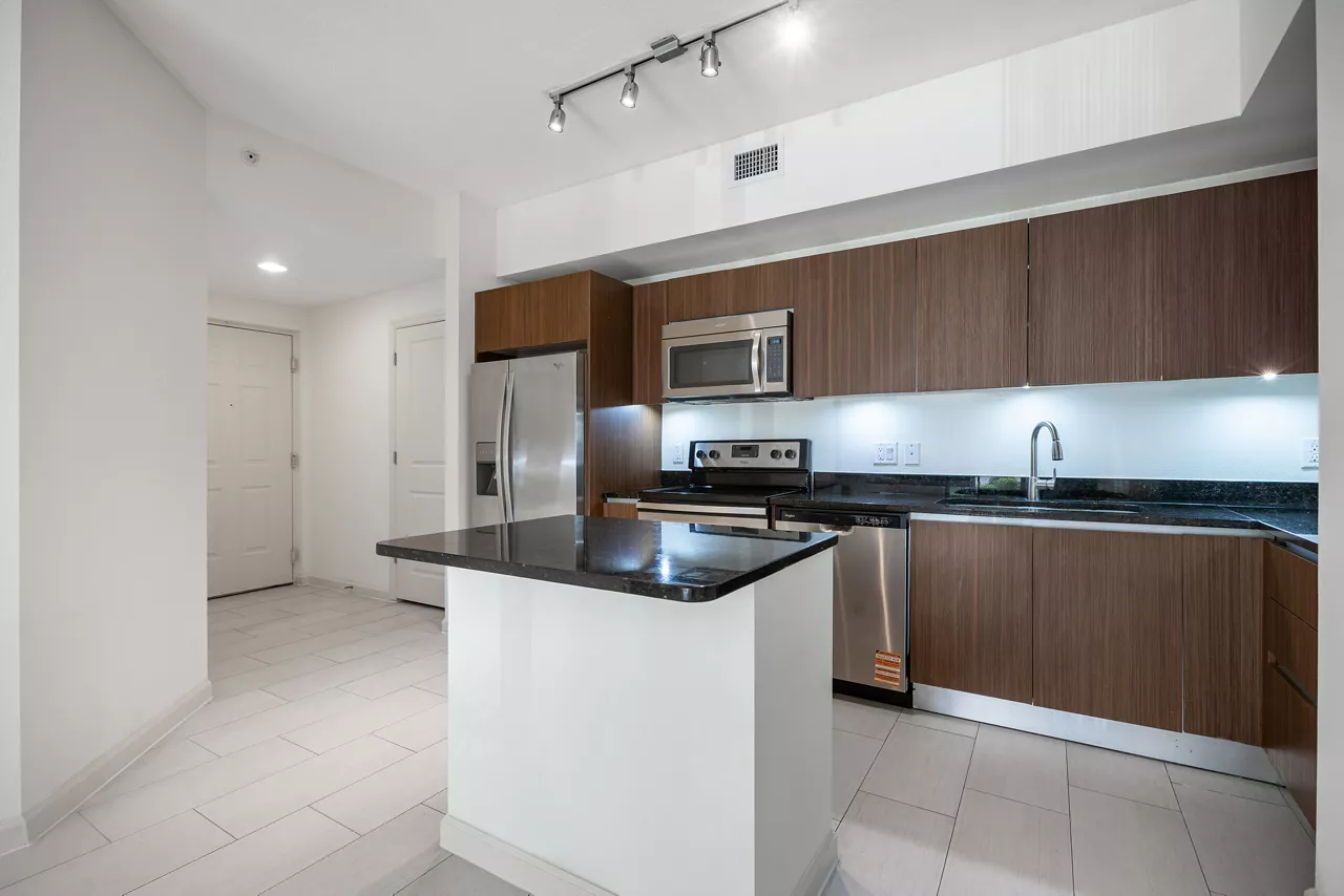Doral View - Doral, FL - Kitchen
