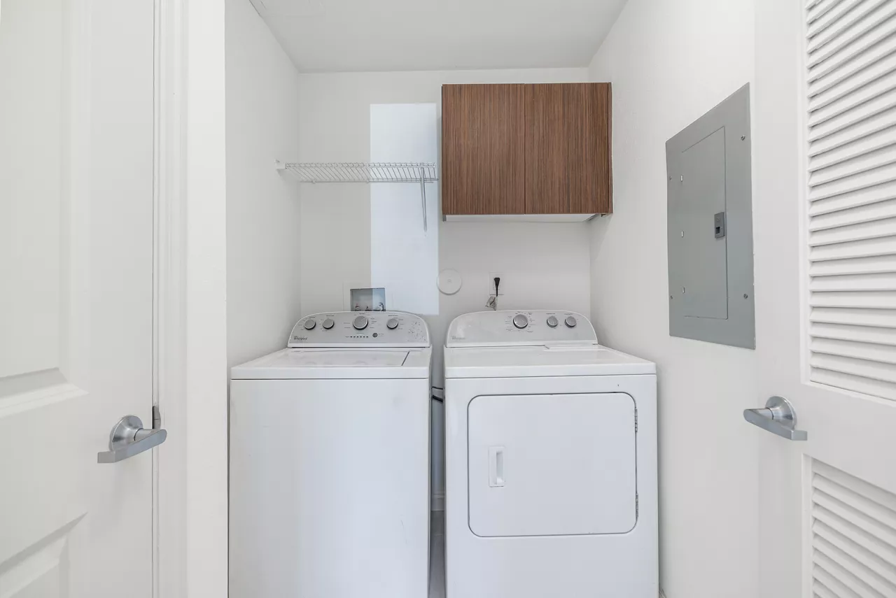 Doral View - Doral, FL - laundry