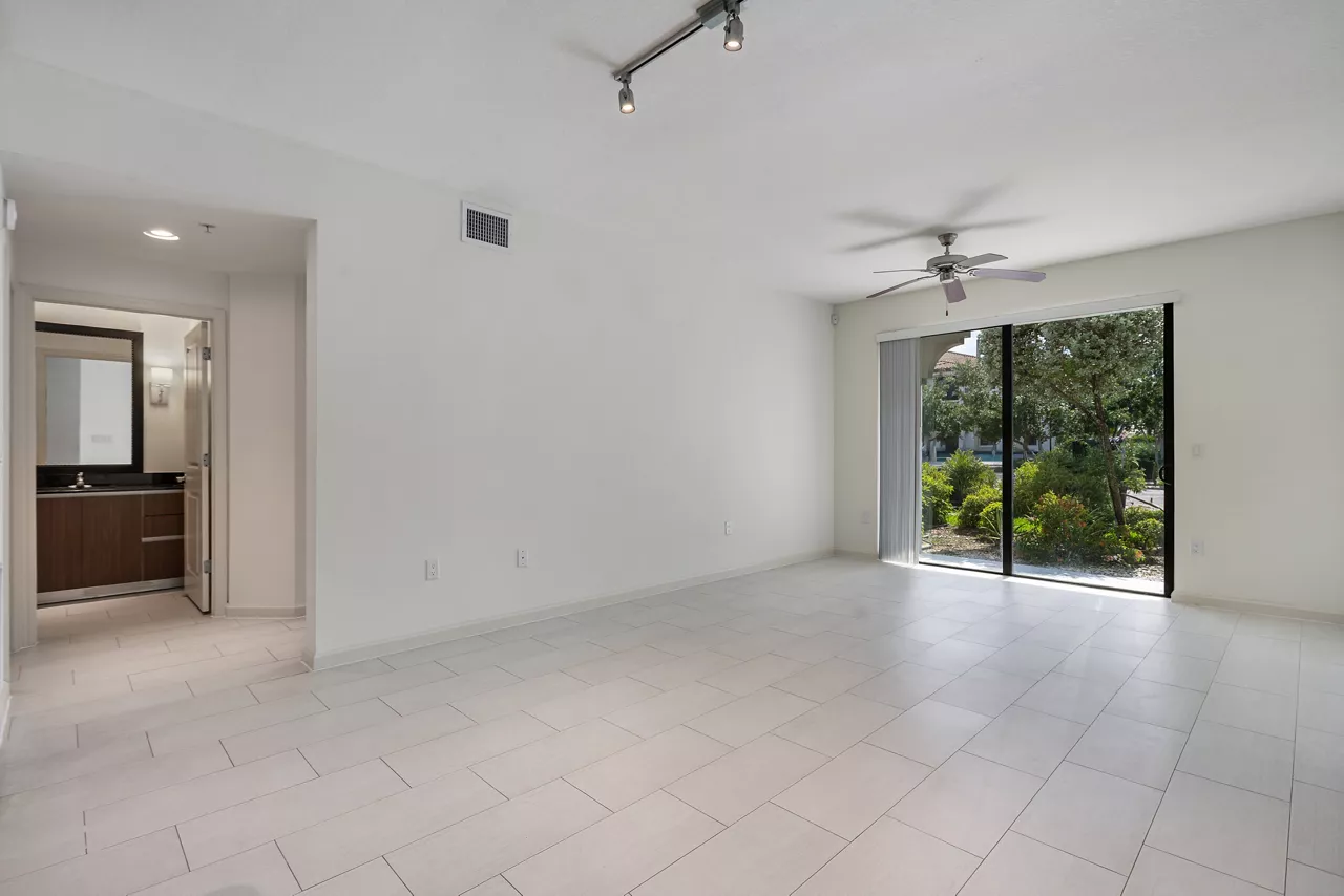 Doral View - Doral, FL - Living Room