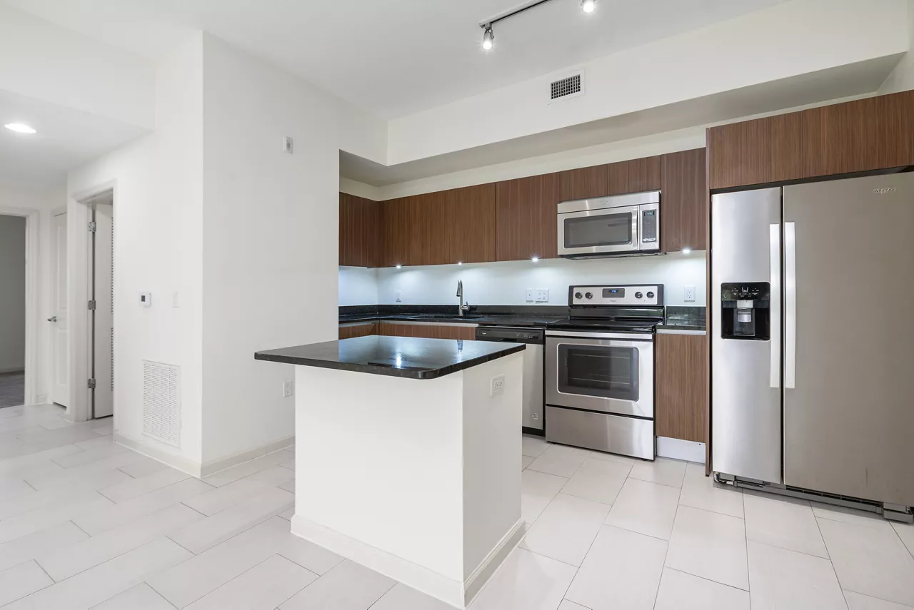 Doral View - Doral, FL - Kitchen