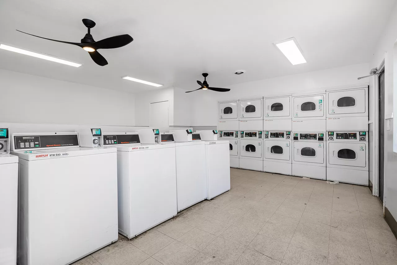 Palms - San Diego, CA - Laundry