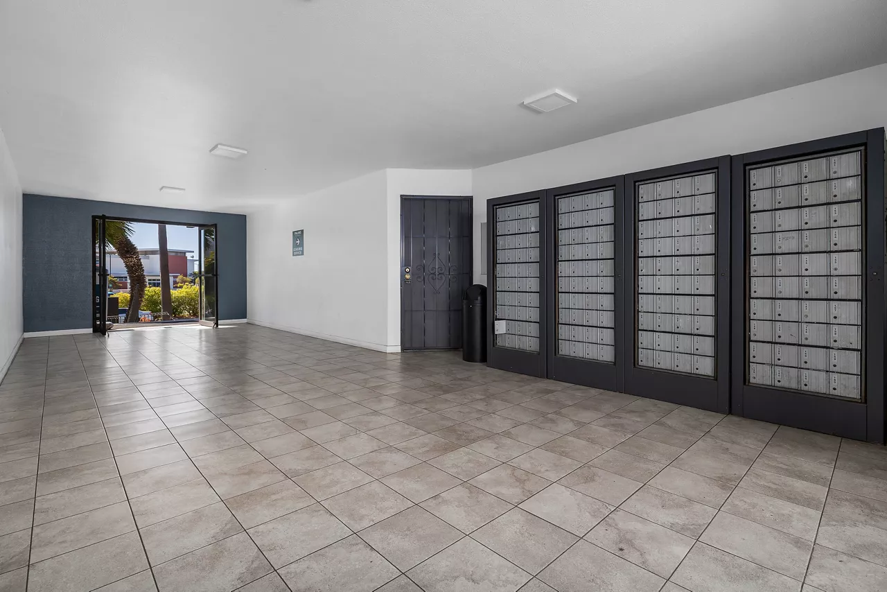 Palms - San Diego, CA - Mailroom