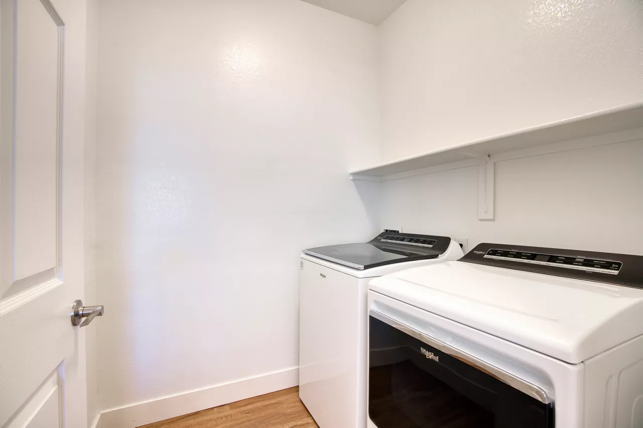 Sierra Foothills - Ahwatukee, AZ - laundry