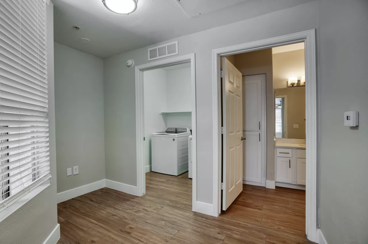 Sierra Foothills - Ahwatukee, AZ - laundry