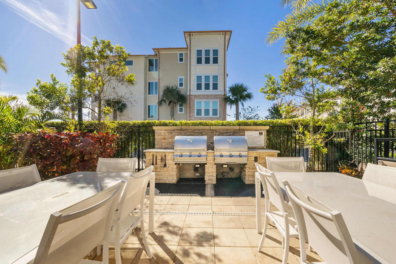 Grill area at Horizon at Wiregrass Ranch