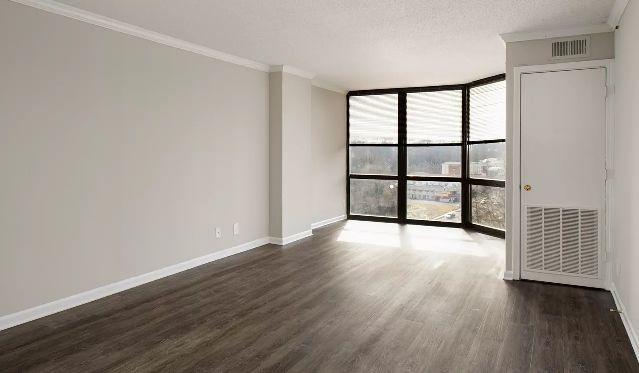 Huntington Gateway - Alexandria, VA - Living Room