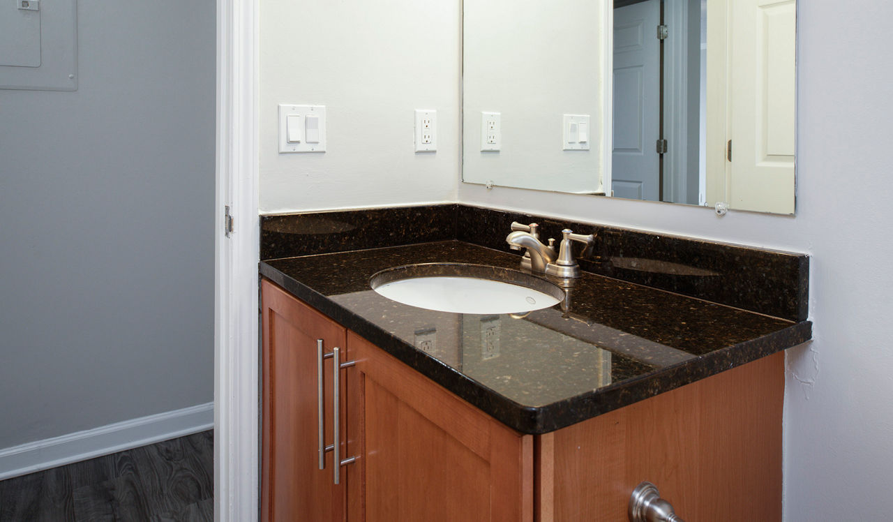 Huntington Gateway - Alexandria, VA - Bath