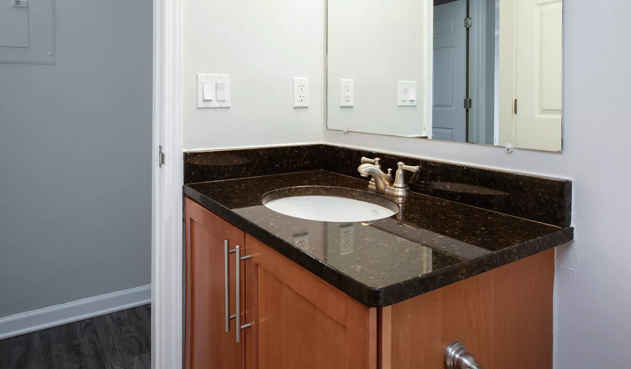 Huntington Gateway - Alexandria, VA - Bath