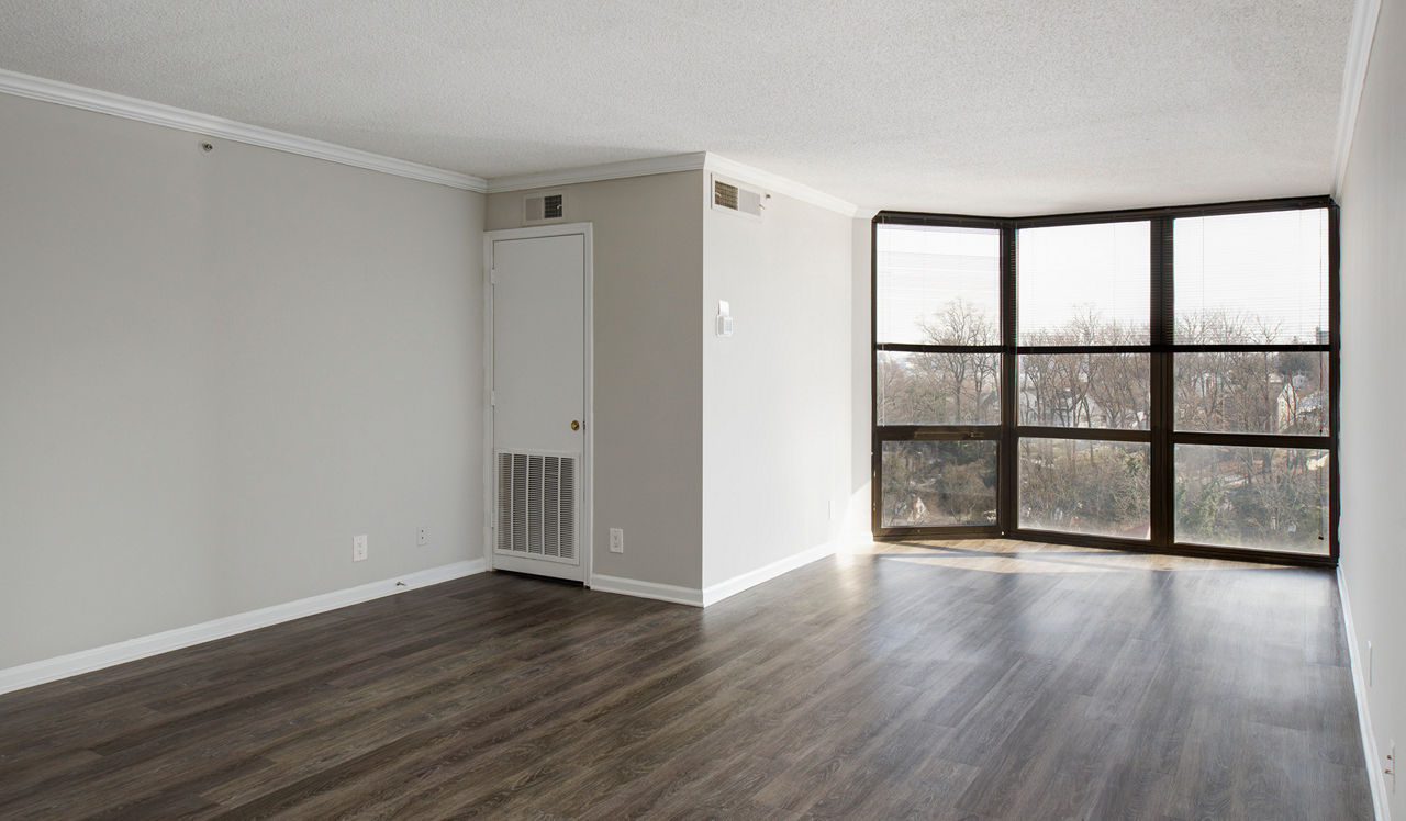 Huntington Gateway - Alexandria, VA - Living Room