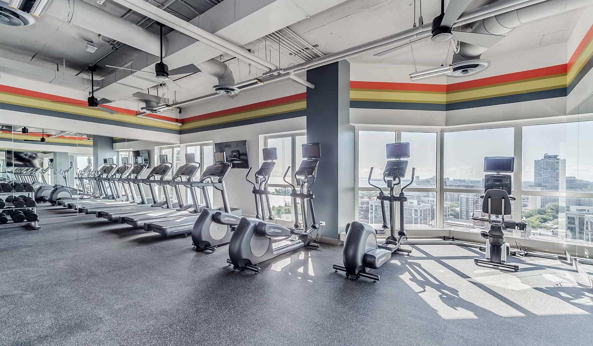 Hyde Park Towers - Chicago, IL - Gym
