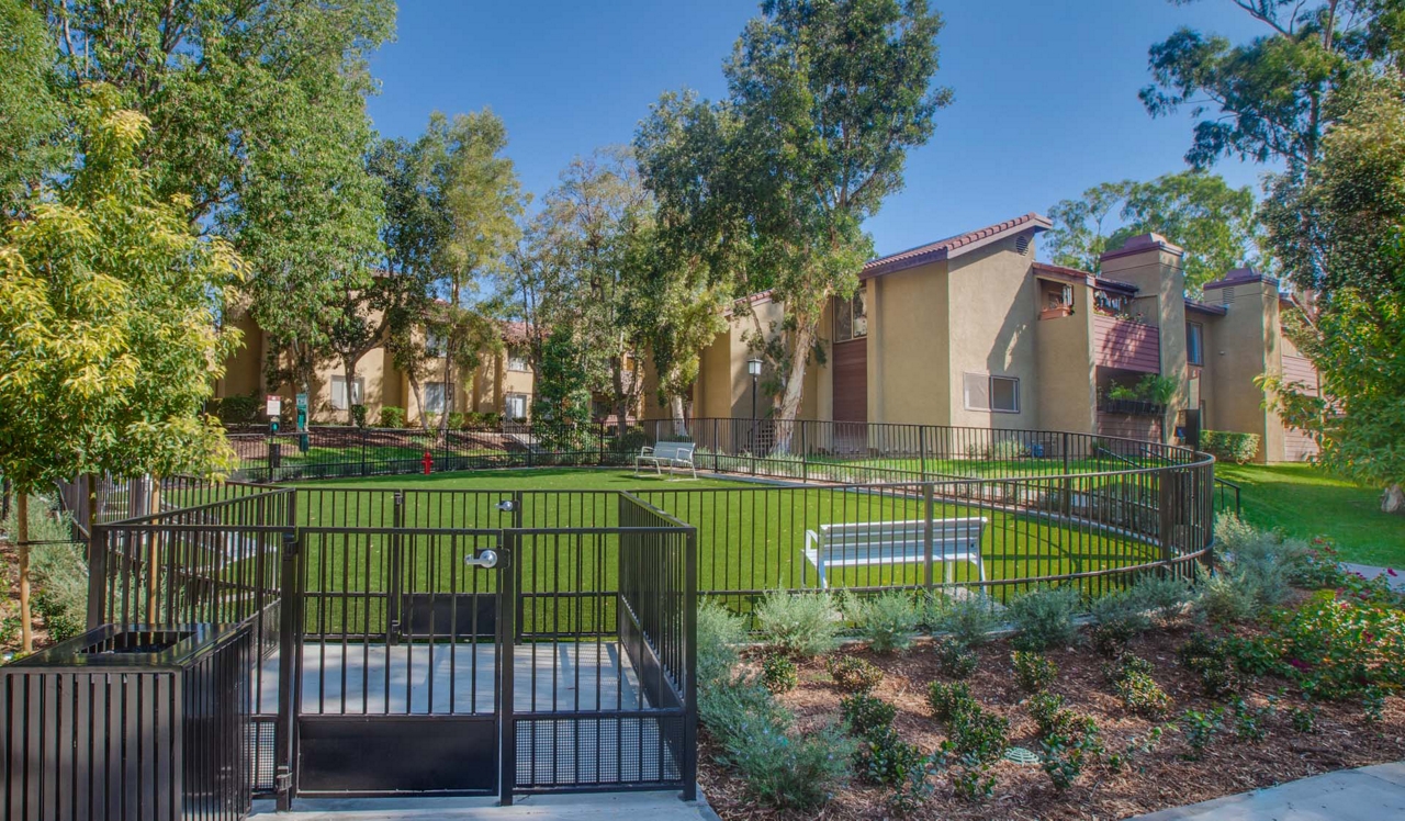 Indian Oaks Apartments - Simi Valley, CA - Dog Park