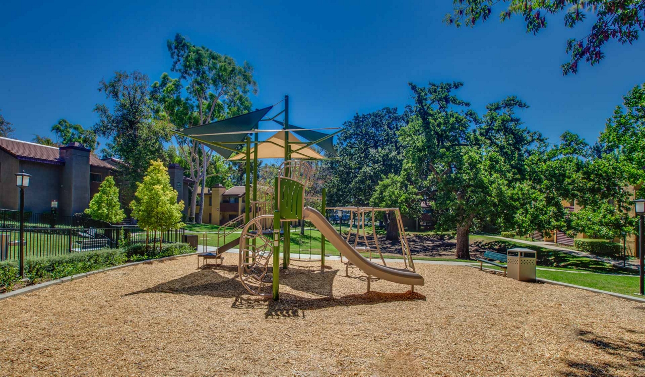 Indian Oaks Apartments - Simi Valley, CA - Playground