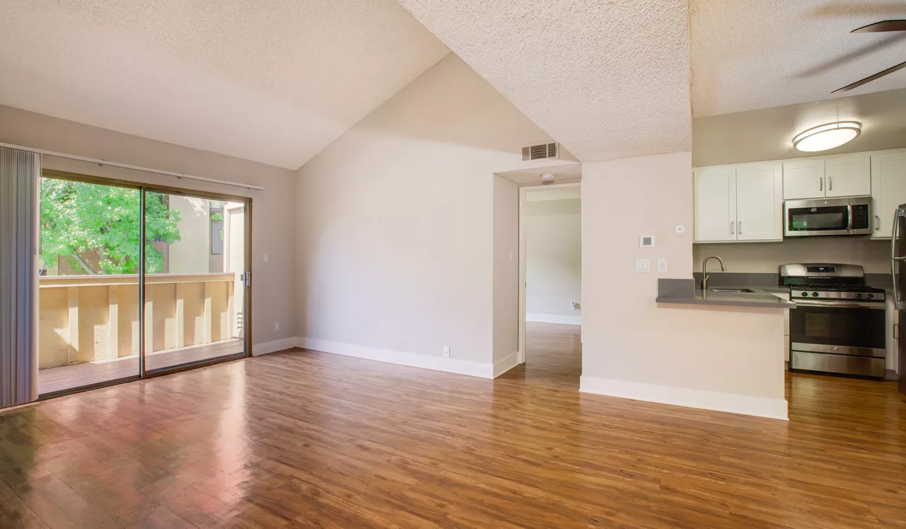 Indian Oaks - Simi Valley, CA - Living