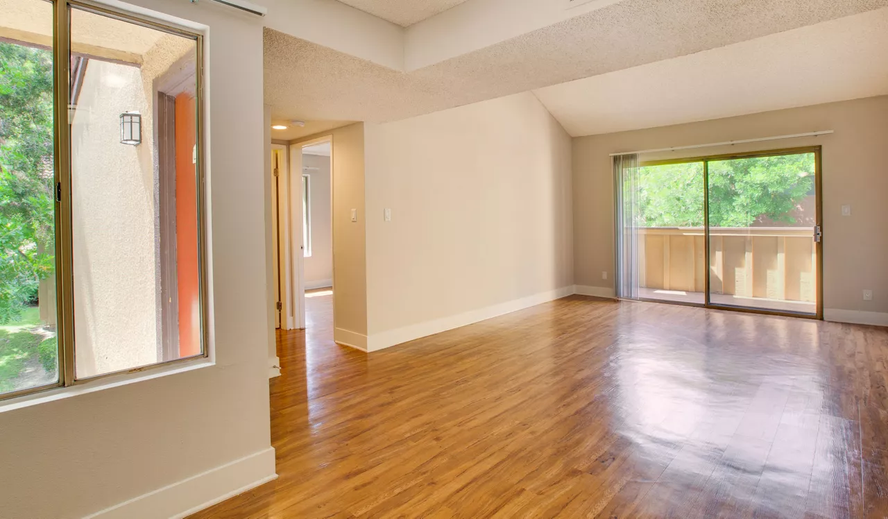 Indian Oaks - Simi Valley, CA - Living