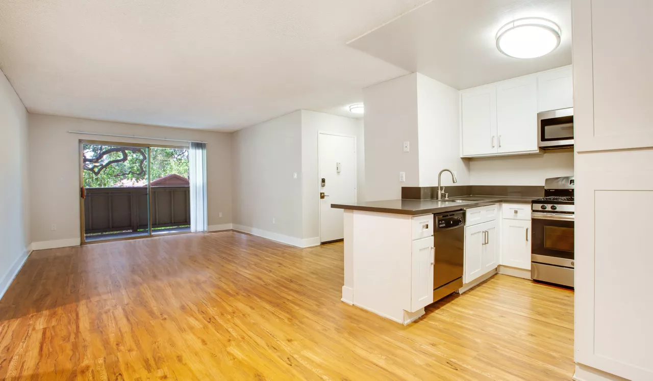 Indian Oaks - Simi Valley, CA - Living