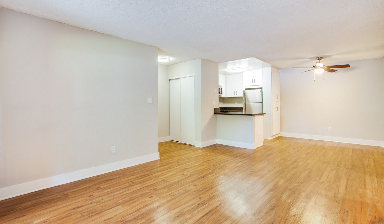 Indian Oaks - Simi Valley, CA - Living