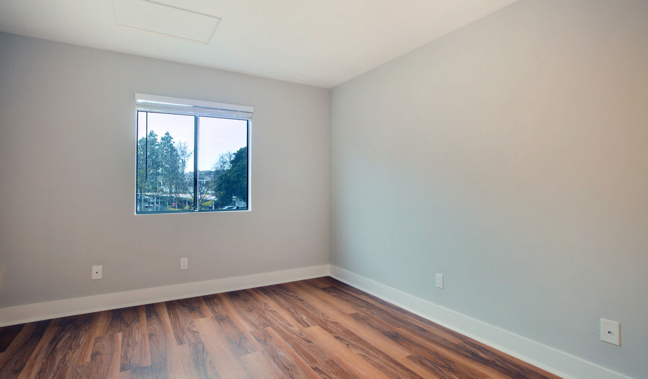 Island Club - Oceanside, CA - bedroom