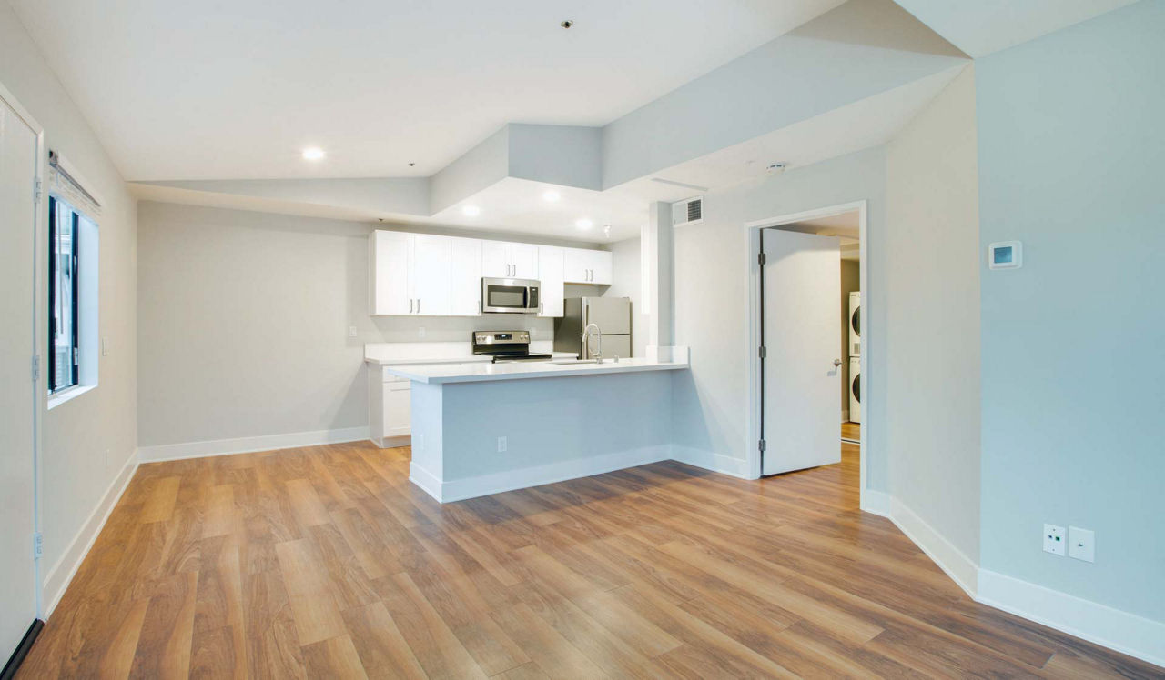 Island Club - Oceanside, CA - Living