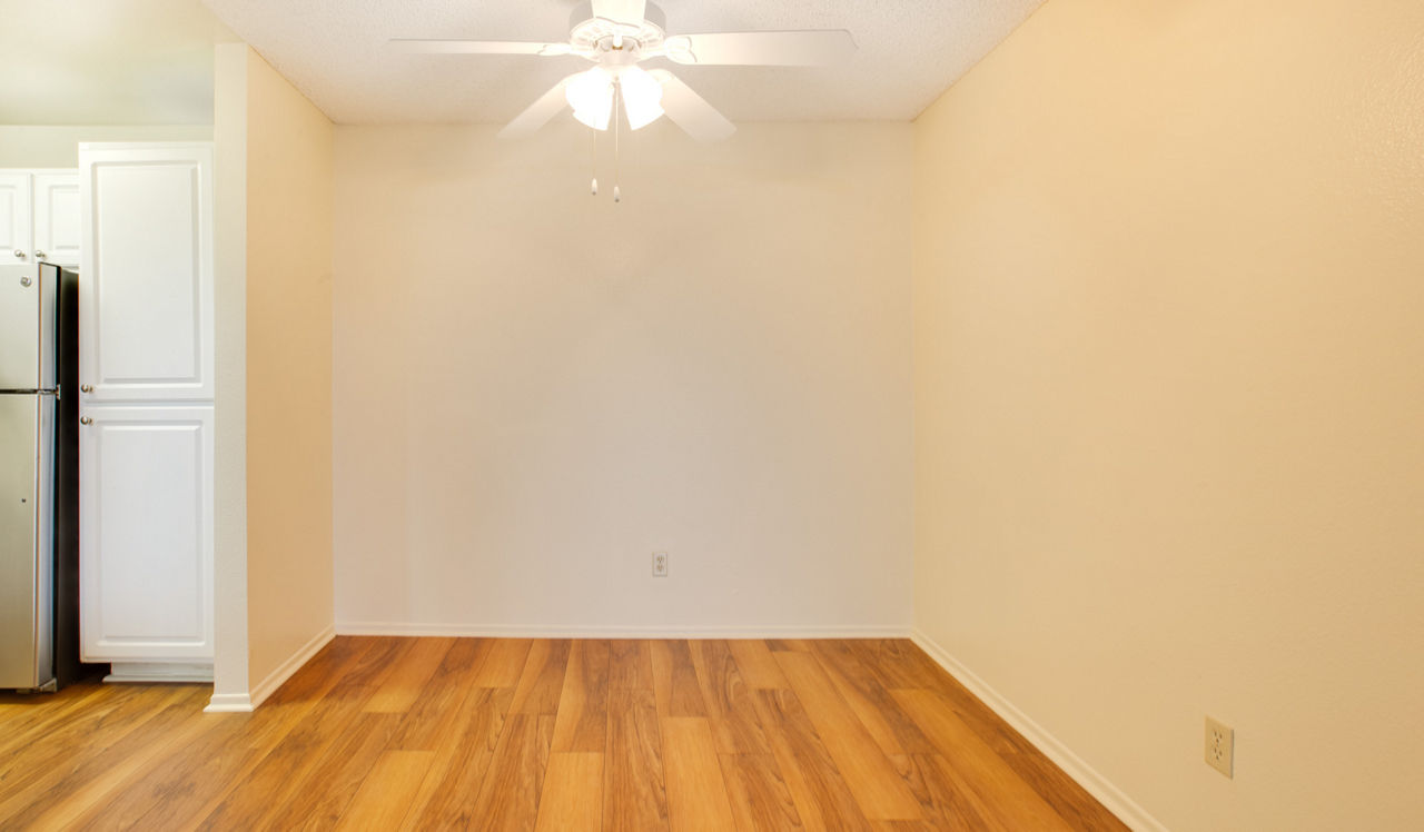 Island Club - Oceanside, CA - dining