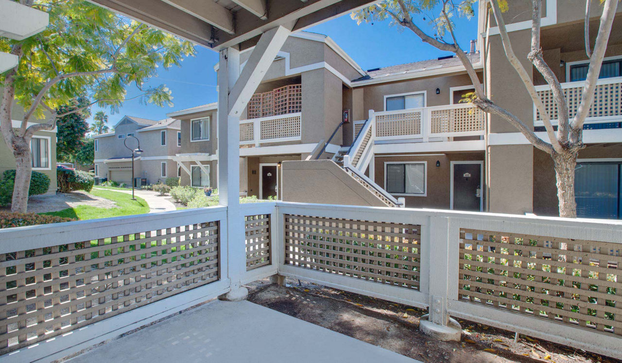 Island Club Apartments - Oceanside, CA - balcony