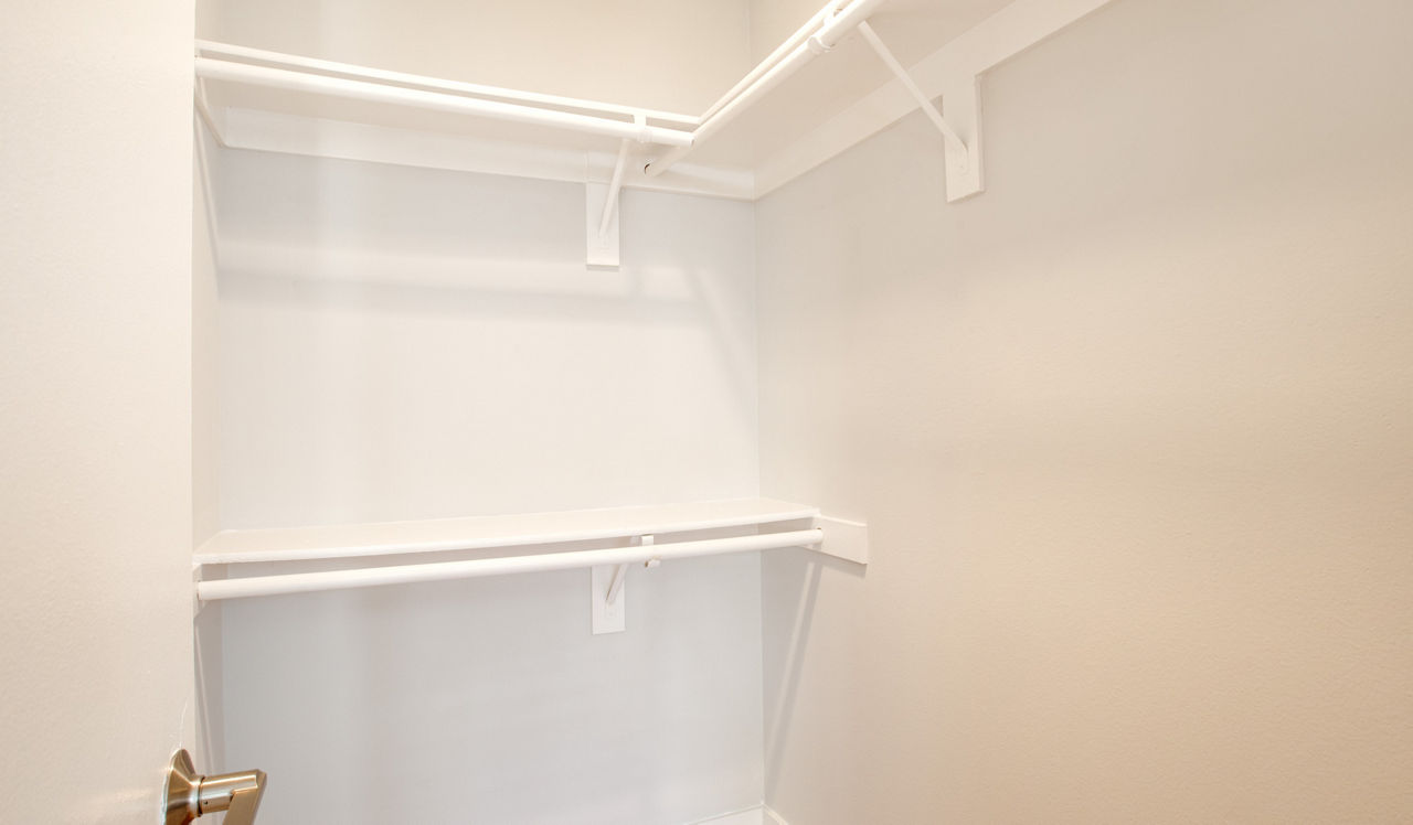 Island Club Apartments - Oceanside, CA - closet