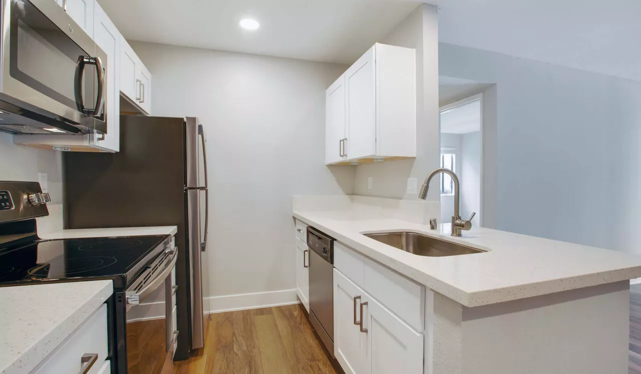 Island Club Apartments - Oceanside, CA - Kitchen