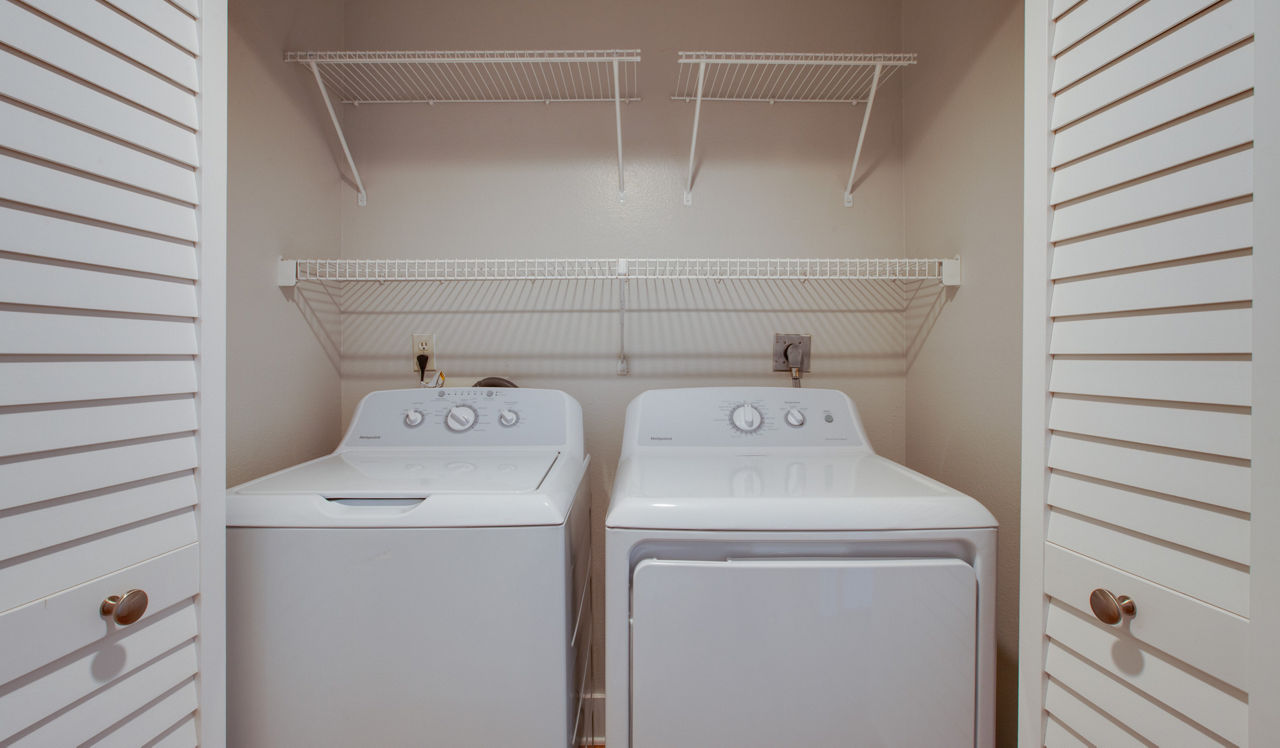 Island Club Apartments - Oceanside, CA - laundry