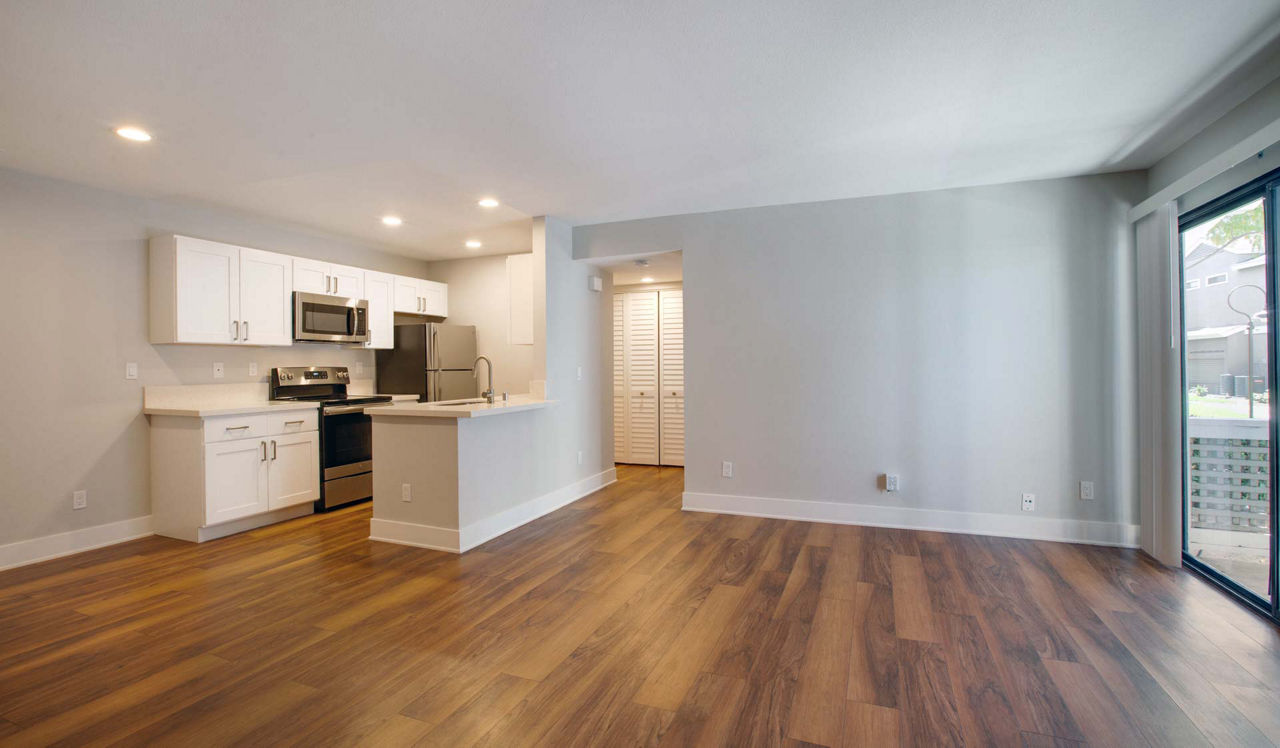 Island Club Apartments - Oceanside, CA - living