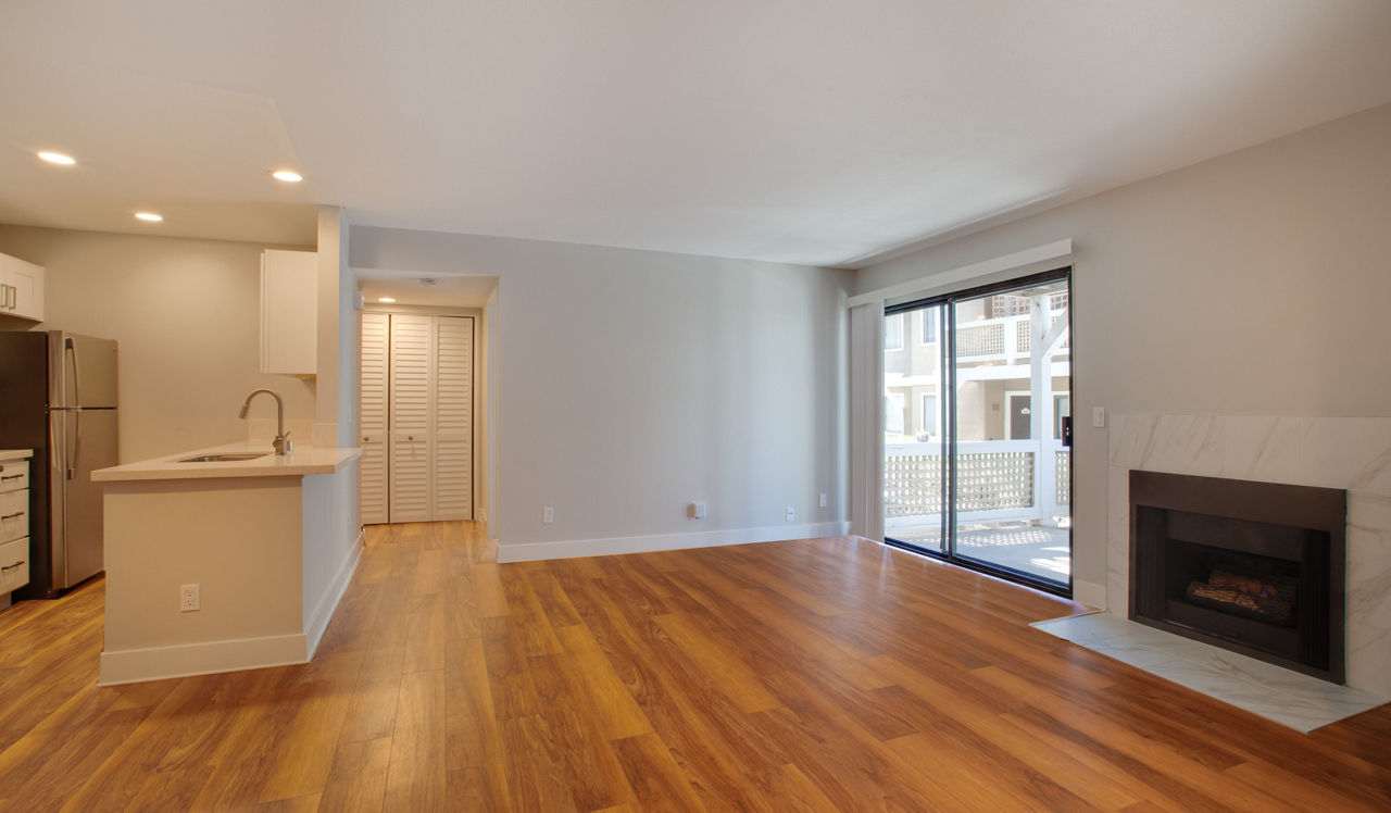 Island Club Apartments - Oceanside, CA - living