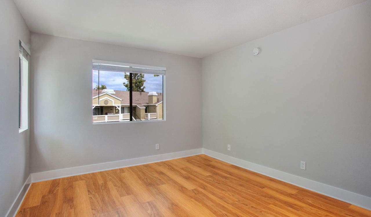 Island Club - Oceanside, CA - Bedrooom