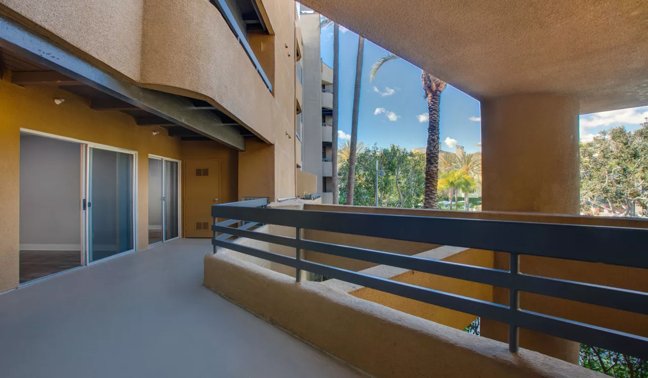 3400 Avenue of the Arts - Costa Mesa, CA - Balcony