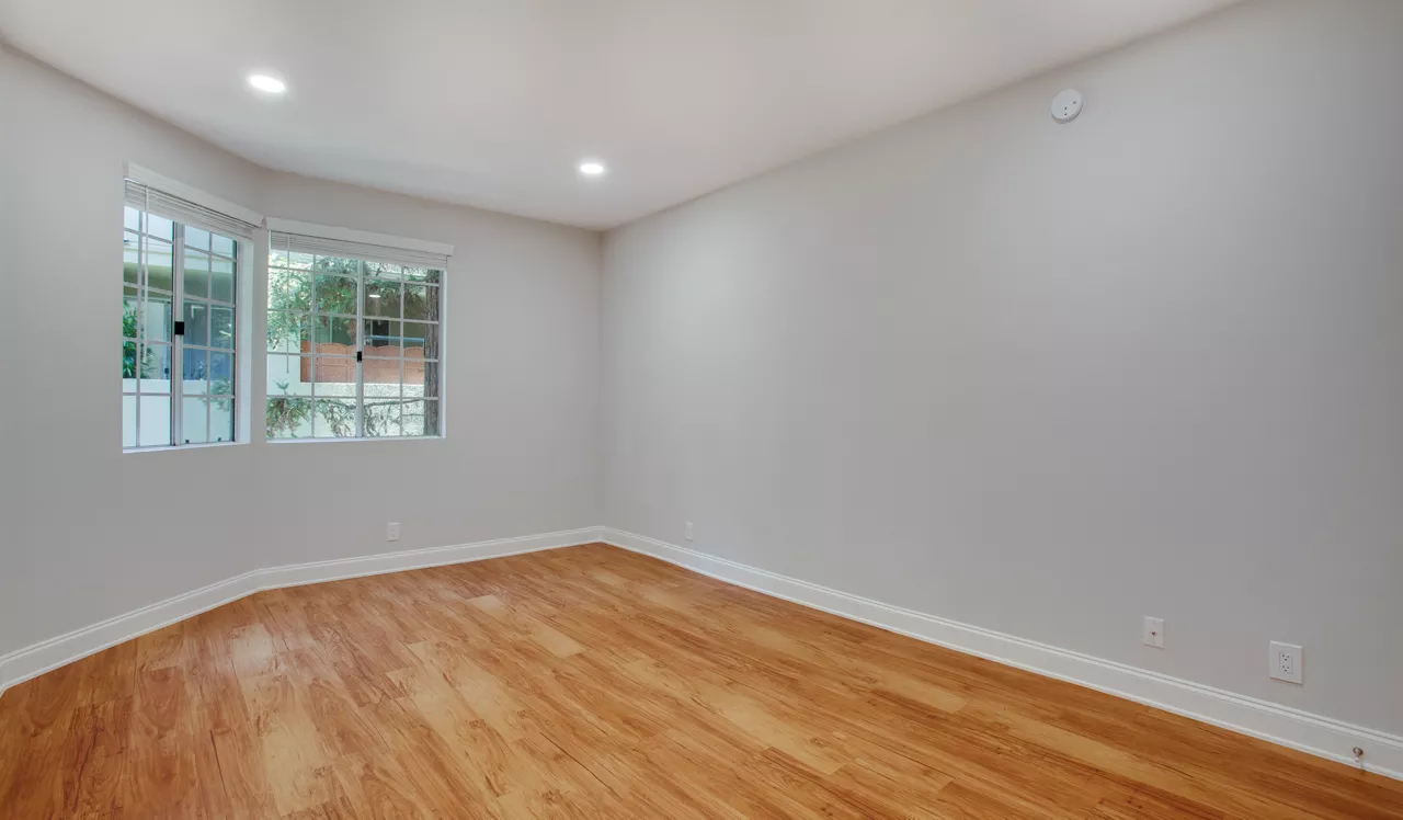 HillCreste - Los Angeles, CA - Bedroom