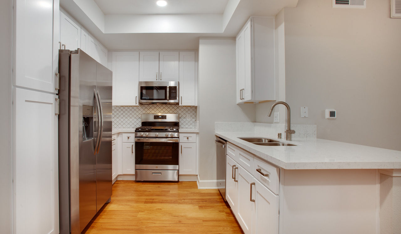 HillCreste - Los Angeles, CA - Interior Kitchen
