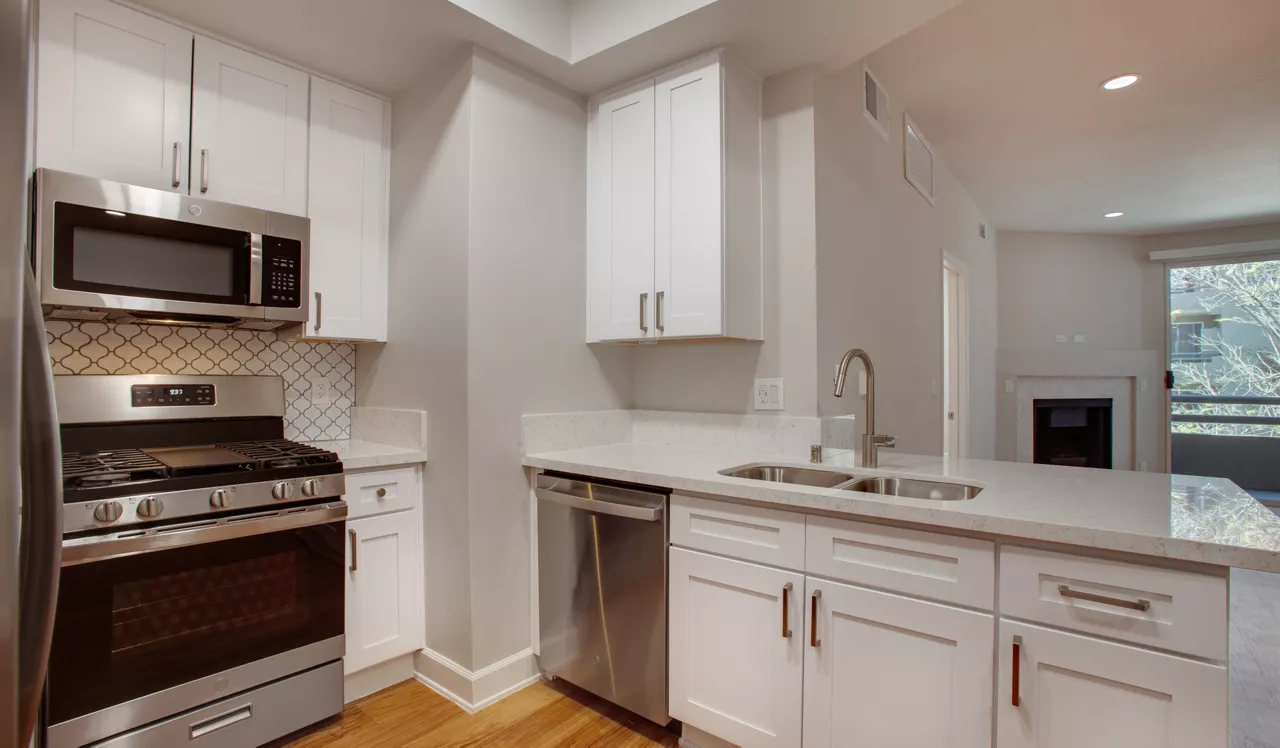 HillCreste - Los Angeles , CA - Kitchen