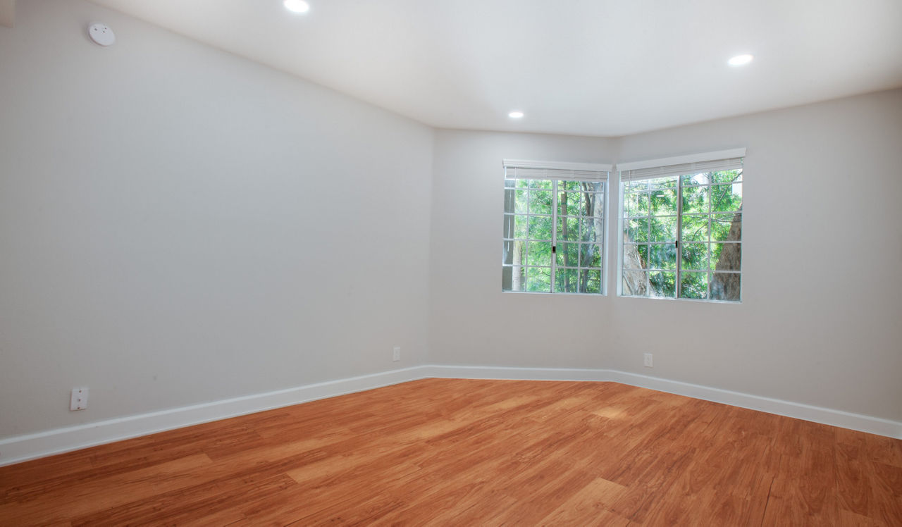 HillCreste - Los Angeles, CA - Bedroom