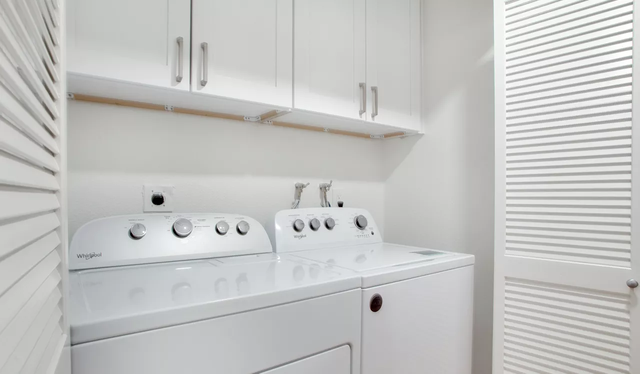 HillCreste Apartments - Los Angeles - Laundry