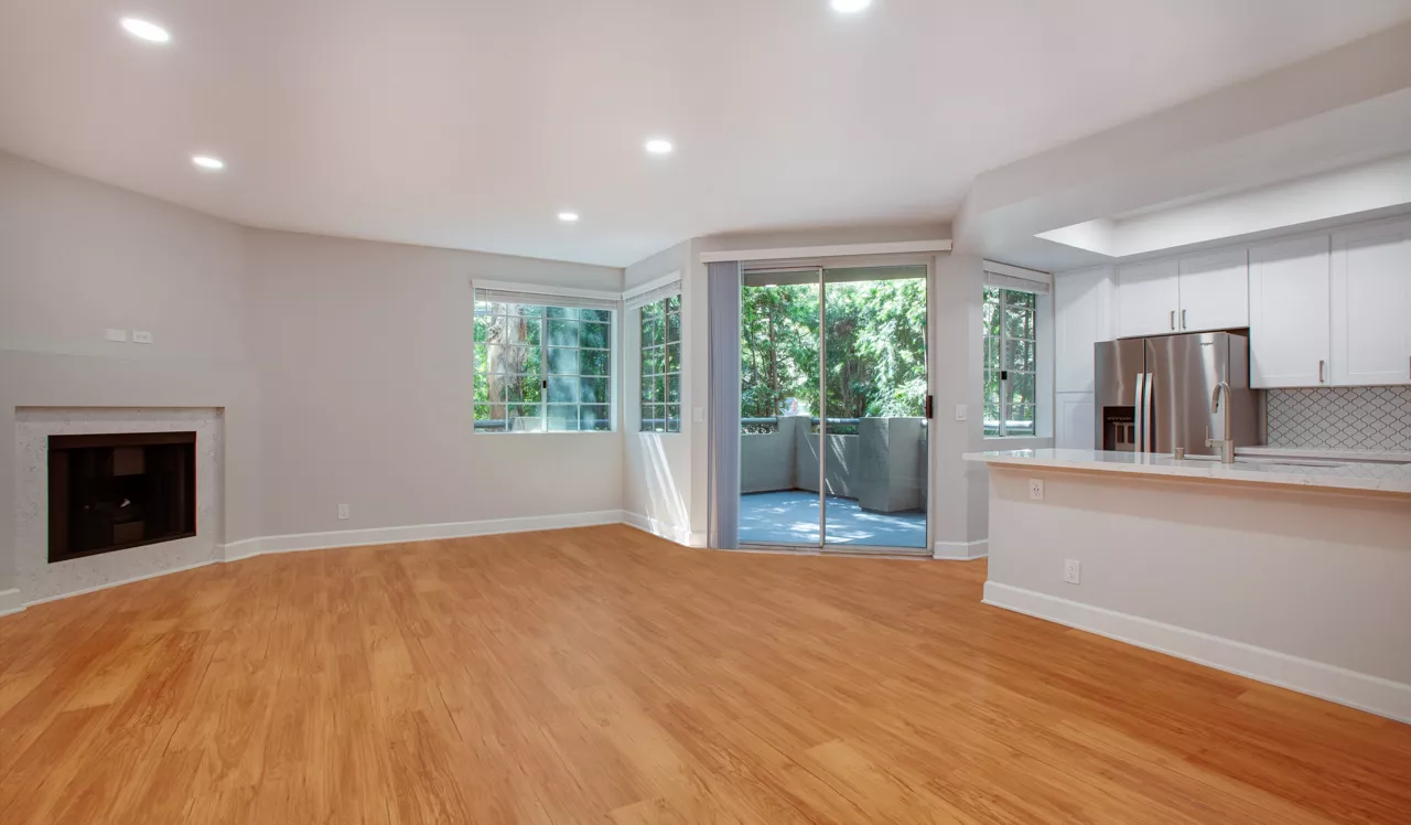 HillCreste Apartments - Los Angeles, CA - Living Room