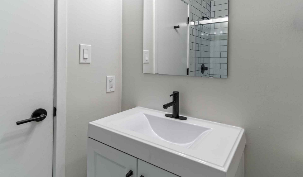 The Left Bank - Philadelphia, PA - Bathroom