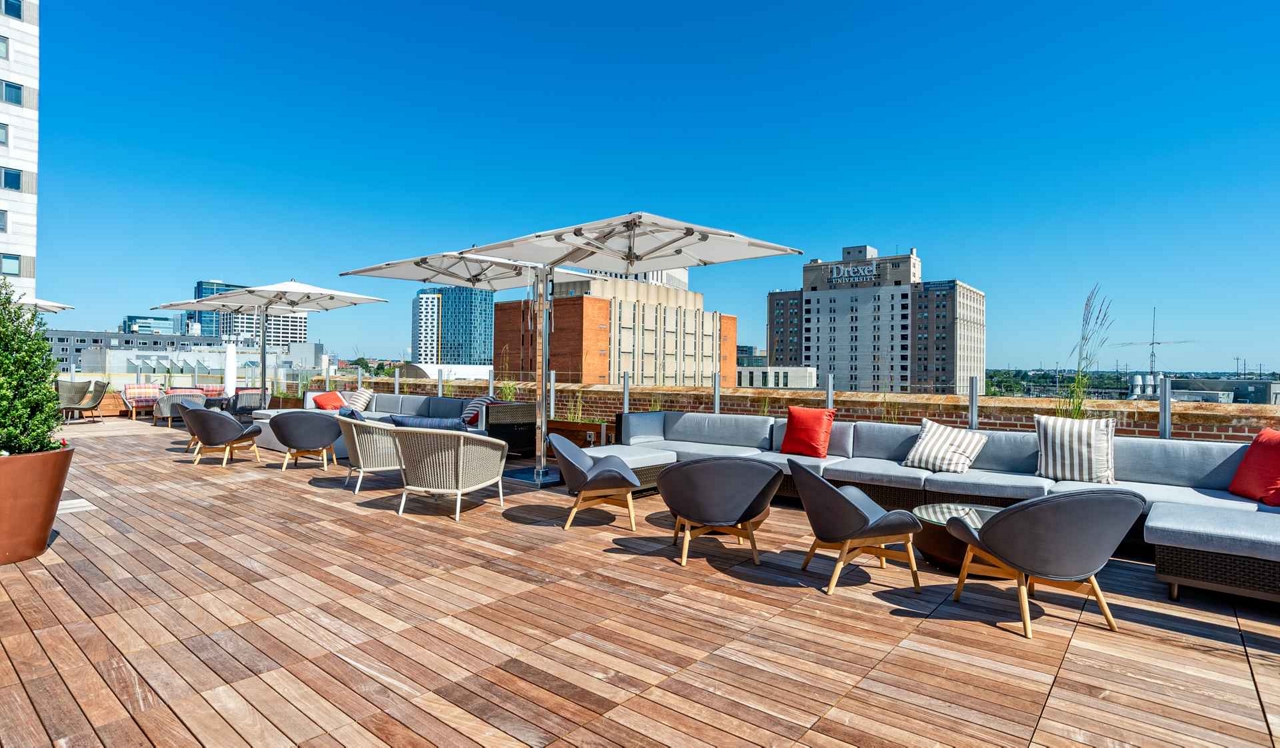 The Left Bank Apartments - Philadelphia, PA - Rooftop Deck