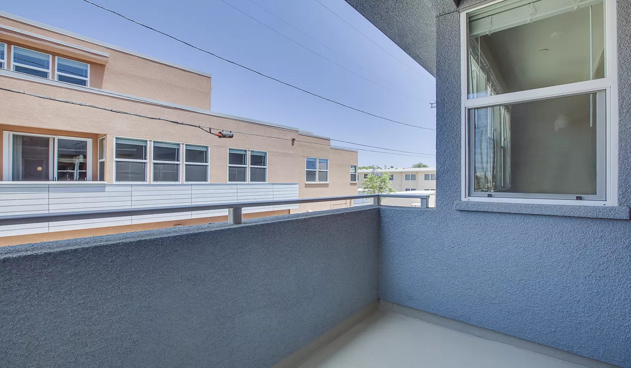 Lincoln Place Apartment Homes - Venice, CA - balcony