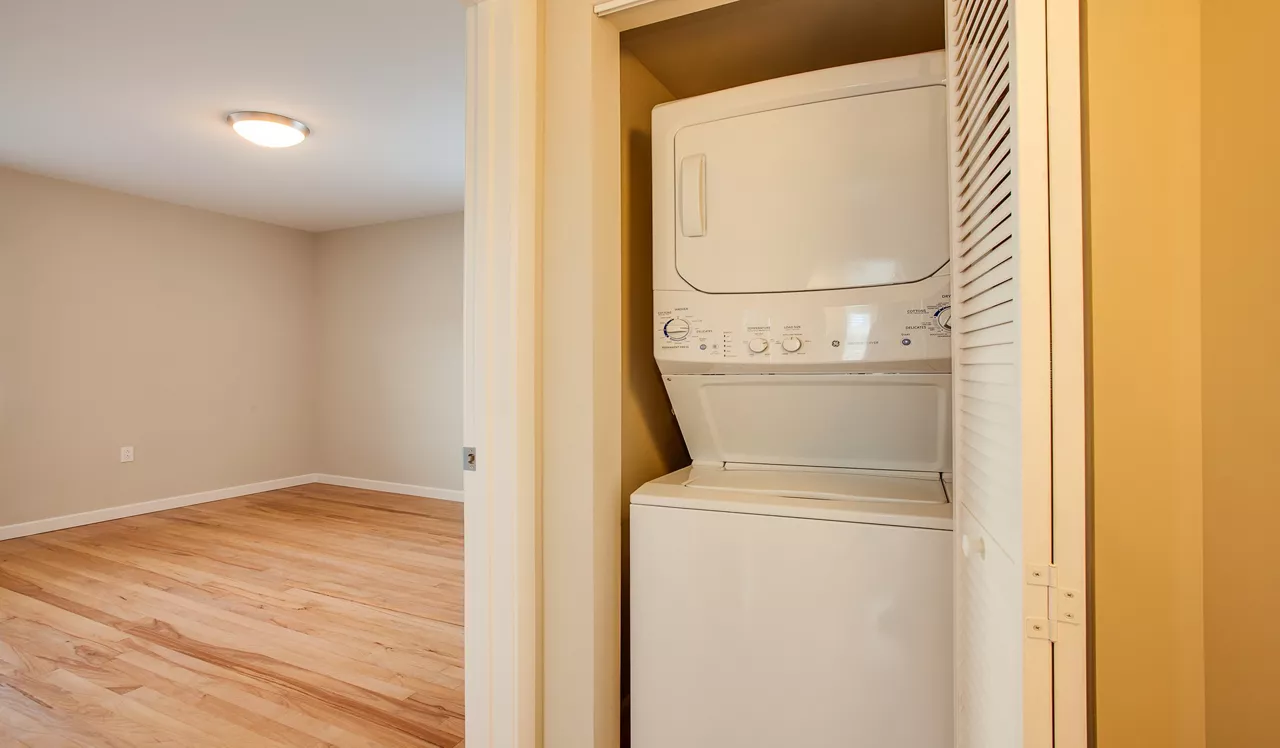 Lincoln Place - Venice, CA - laundry