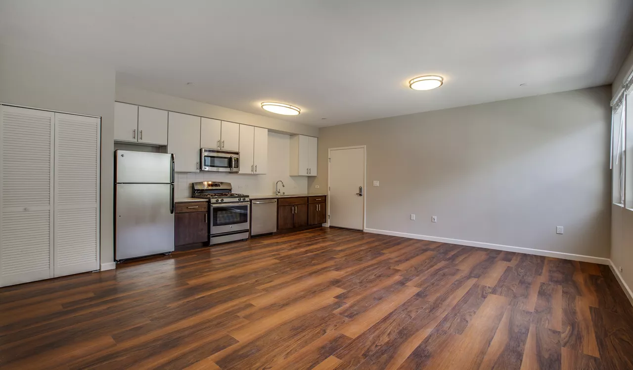Lincoln Place Apartment Homes - Venice, CA - living room