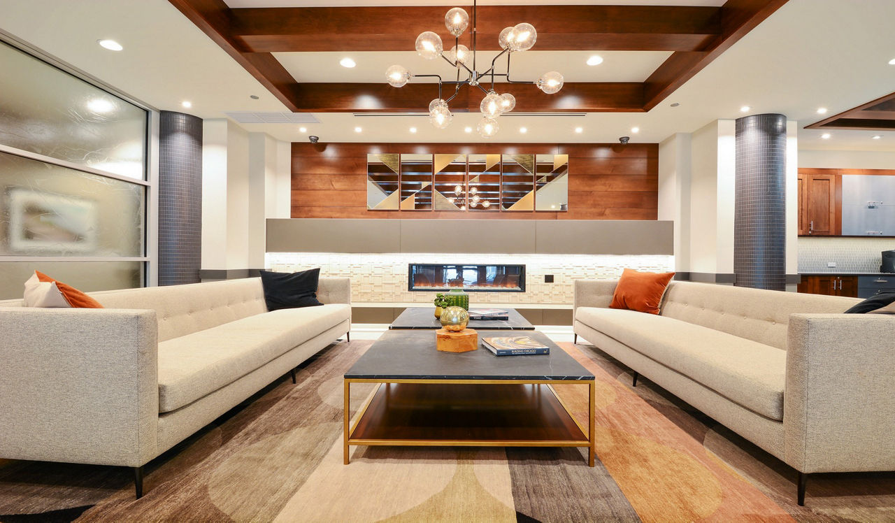 Hyde Park Tower - Chicago, IL - Lobby