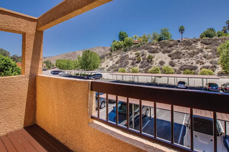 Malibu Canyon Apartments - Calabasas, CA - Balcony