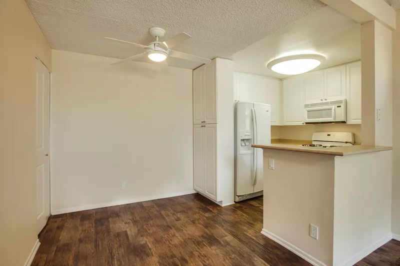 Malibu Canyon Apartments - Calabasas, CA - Dining Room