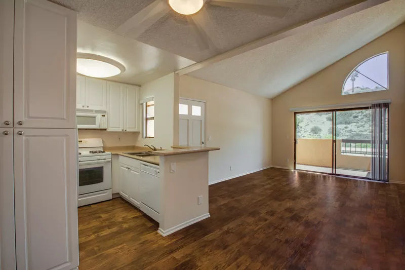 Malibu Canyon Apartments - Calabasas, CA - Living Room