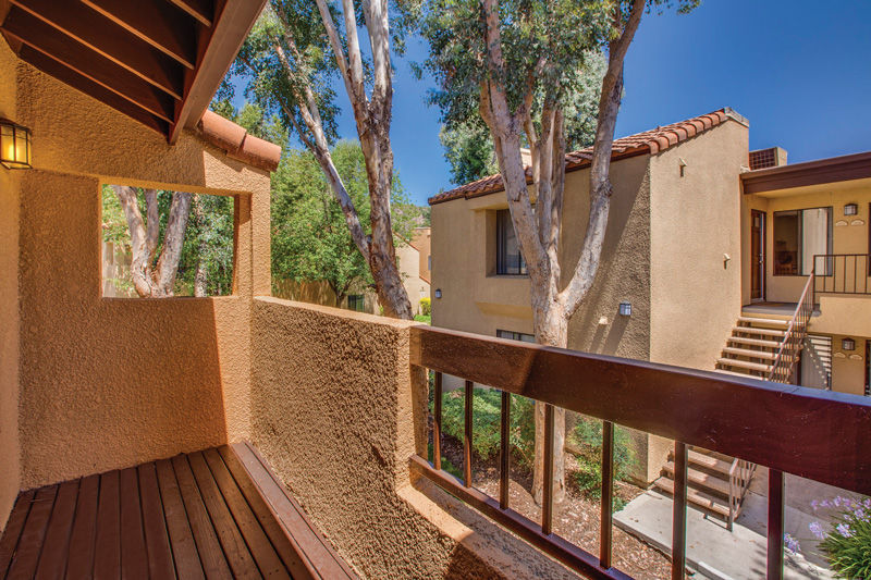 Malibu Canyon - Calabasas, CA - Balcony