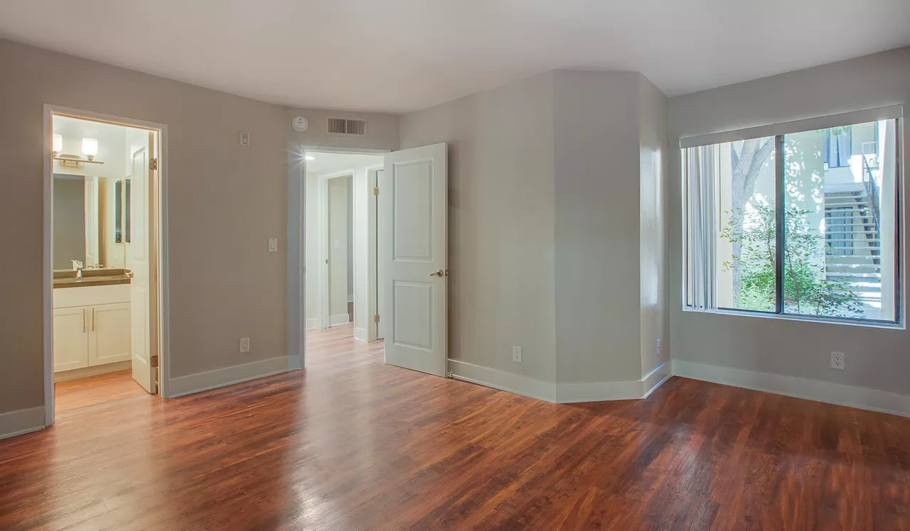 Malibu Canyon Apartments - Calabasas, CA - bedroom