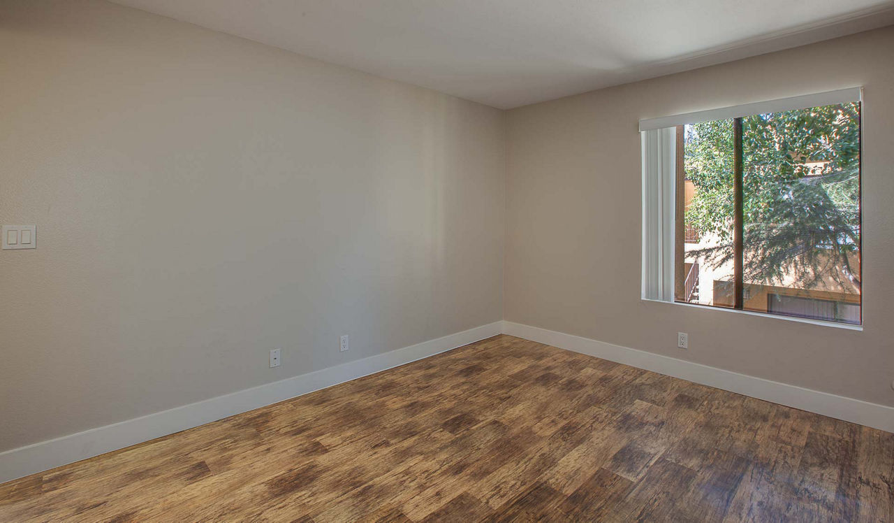Malibu Canyon Apartments - Calabasas, CA - bedroom
