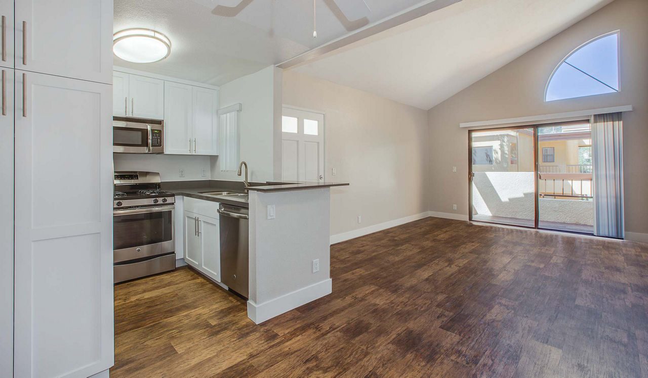 Malibu Canyon Apartments - Calabasas, CA - dining